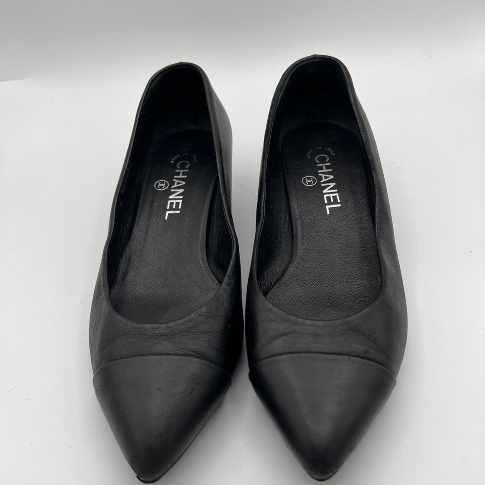 CHANEL Black Leather Pointed Kitten Block Heel EU 38.5